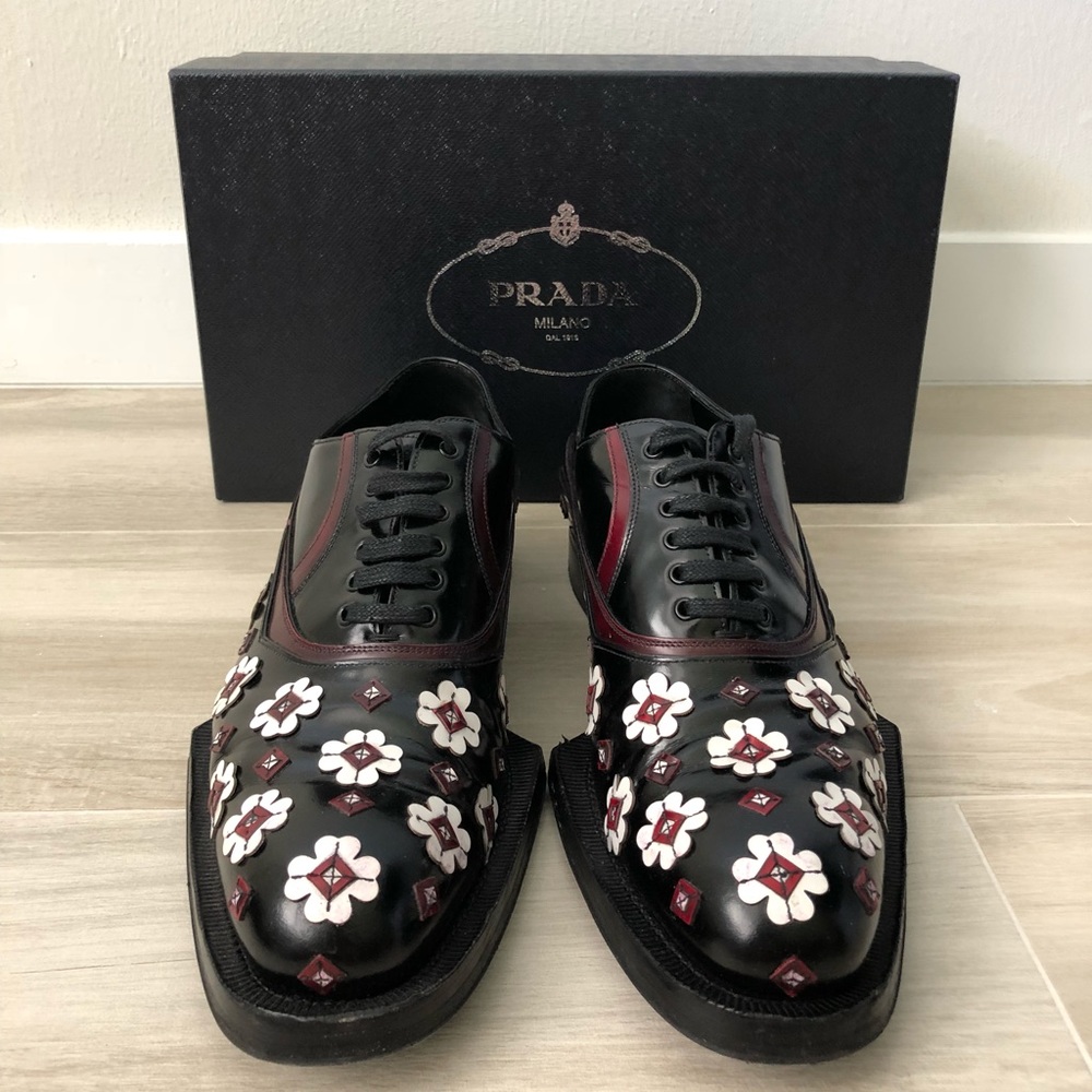Rare PRADA Runway flower appliqué Shoe 100% Auth